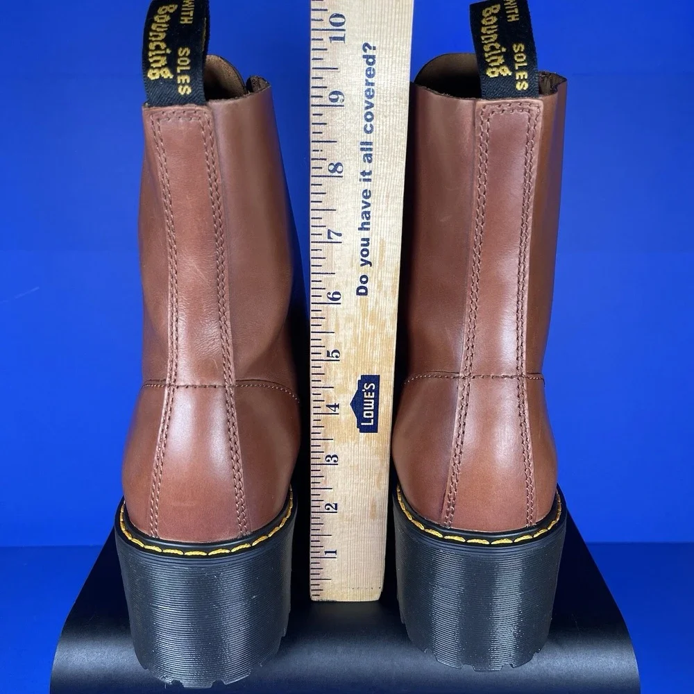 Dr. Martens Leona Heeled Tan Saddle Leather Womens Size 10 42 Lace Up Ankle Boot